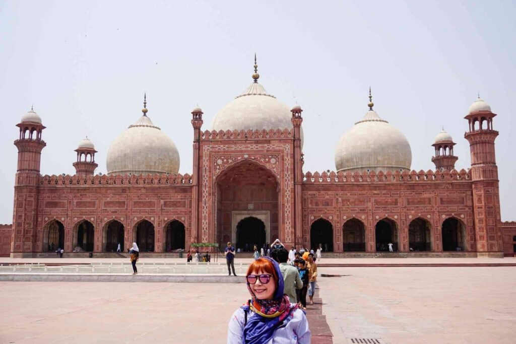 Female Travelers in Lahore